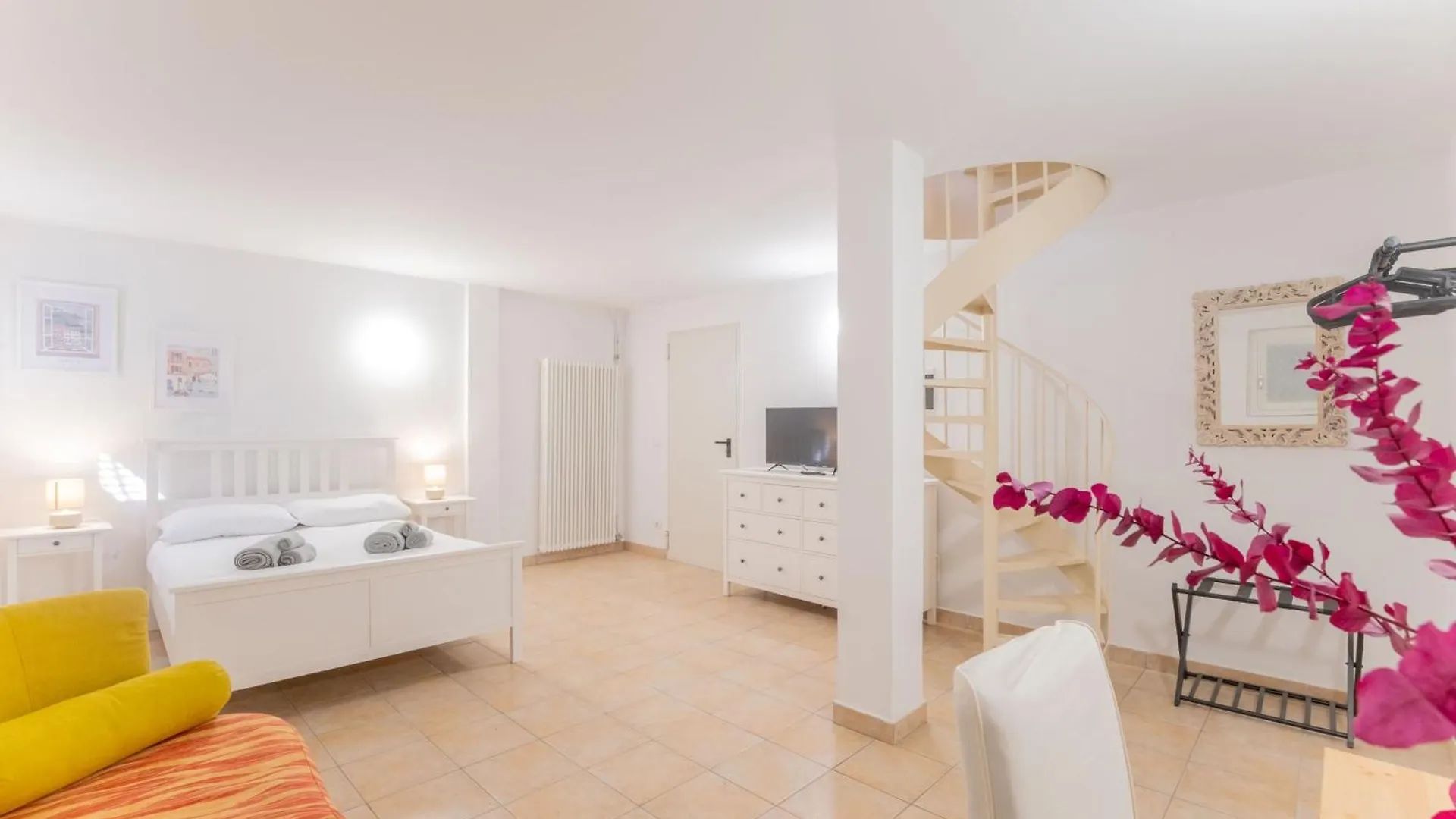 Casa Margherita Tra Charme E Verde Casorate Sempione Apartment