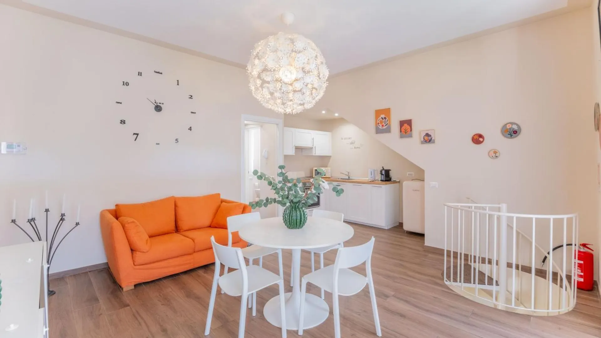 Casa Margherita Tra Charme E Verde Casorate Sempione 0*,